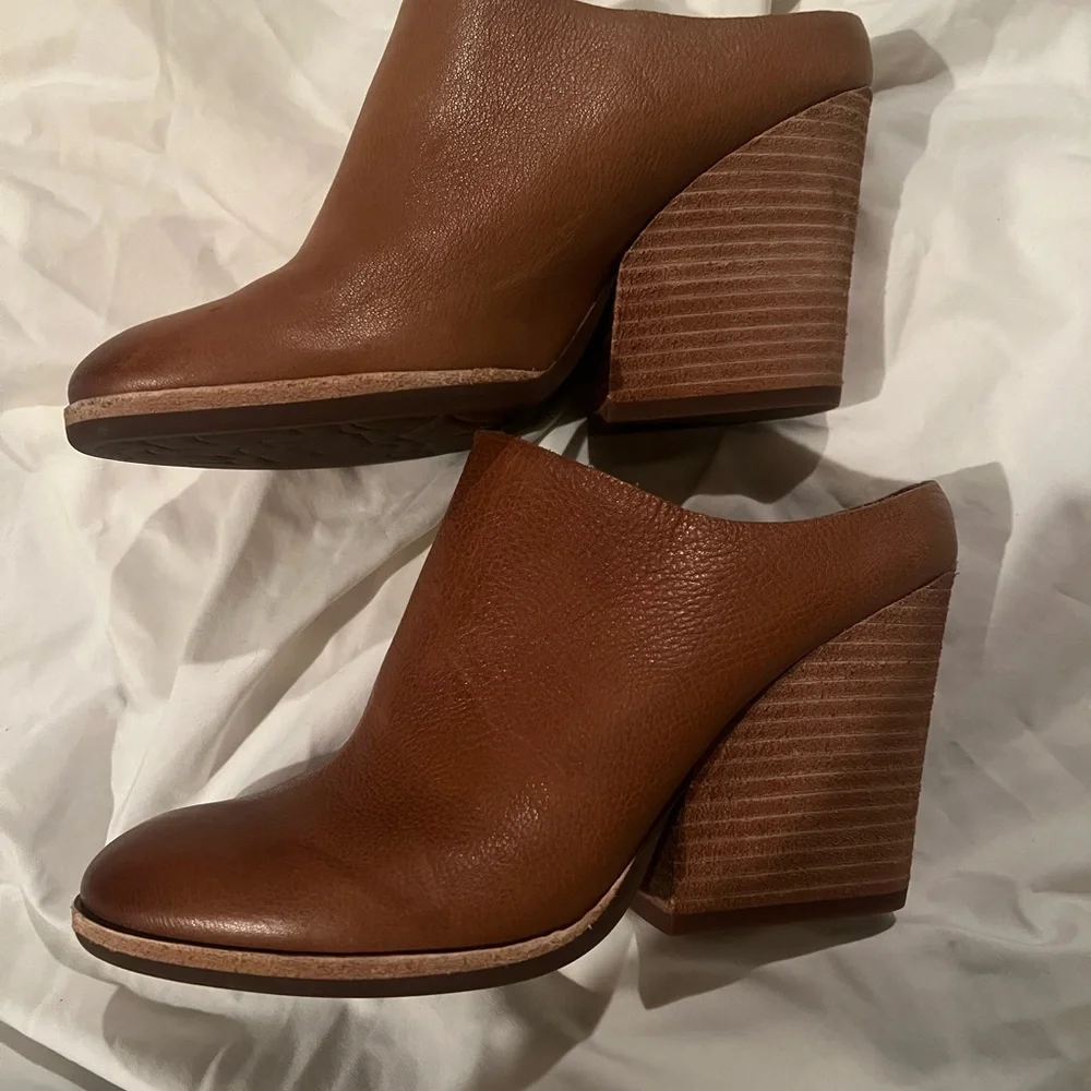 KORK-EASE Challis Heeled Mule - Contemporary Mule with Sculpted Chunky Heel - Picture 4 of 4